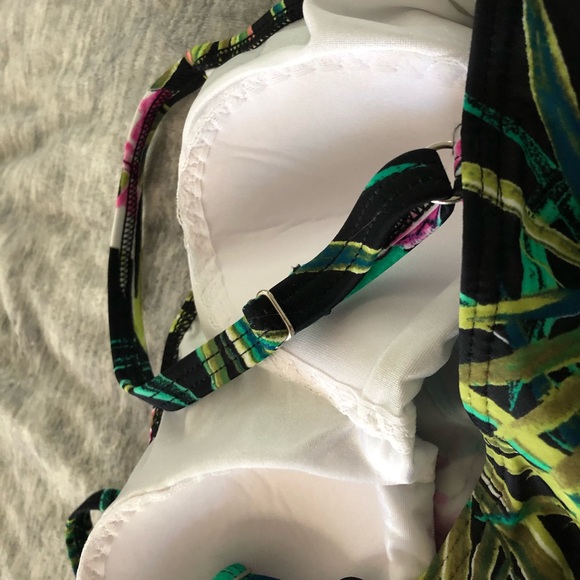 Magnificent bathing suit - Picture 4 of 6